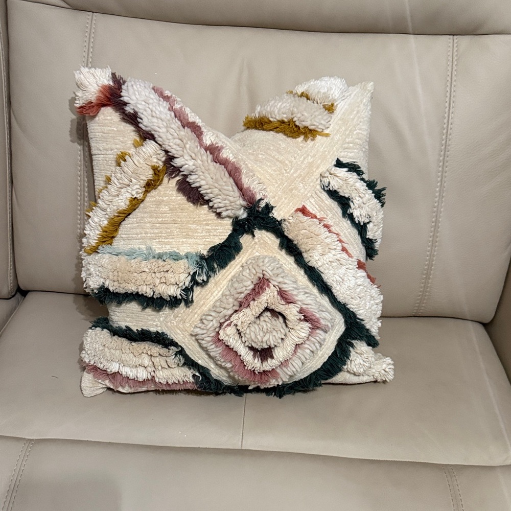 Anthropologie tuffed Throw Pillow 18x18